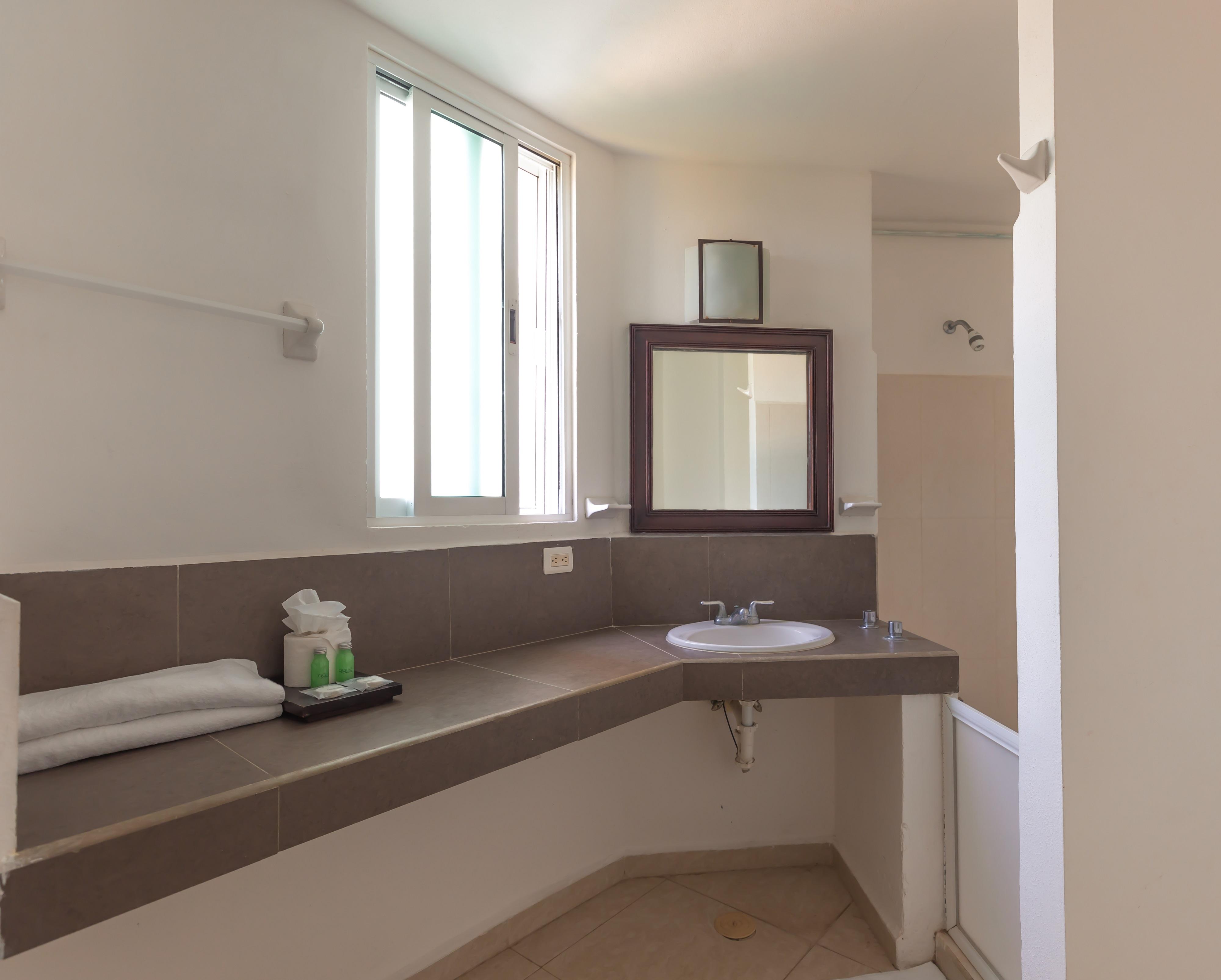 Las Gaviotas Hotel & Suites Канкун Экстерьер фото