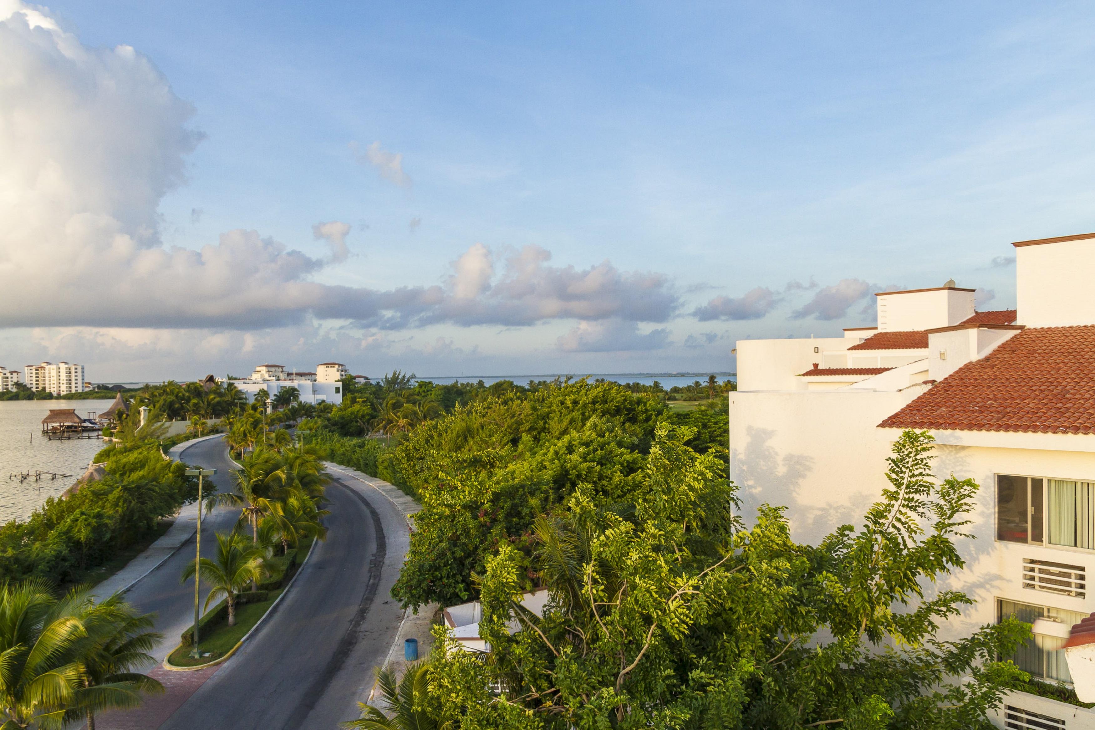 Las Gaviotas Hotel & Suites Канкун Экстерьер фото