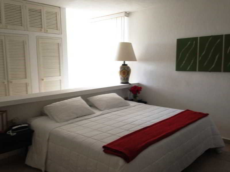 Las Gaviotas Hotel & Suites Канкун Экстерьер фото